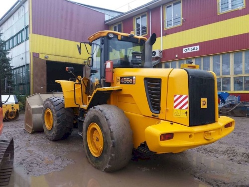 Аренда фронтального погрузчика JCB 456 ZX